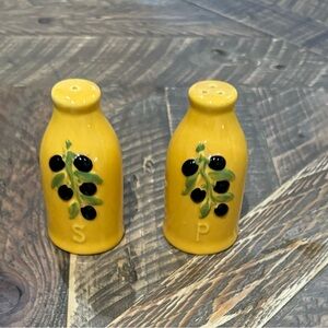 Vintage French Revol Salt & Pepper Shakers. Farmhouse Decor, Kitchenware.